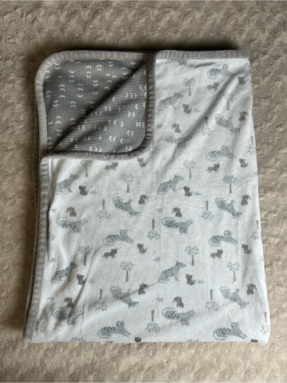 Modern Moments by Gerber Gray White Baby Blanket Leopard Cheetah Cat Thermal